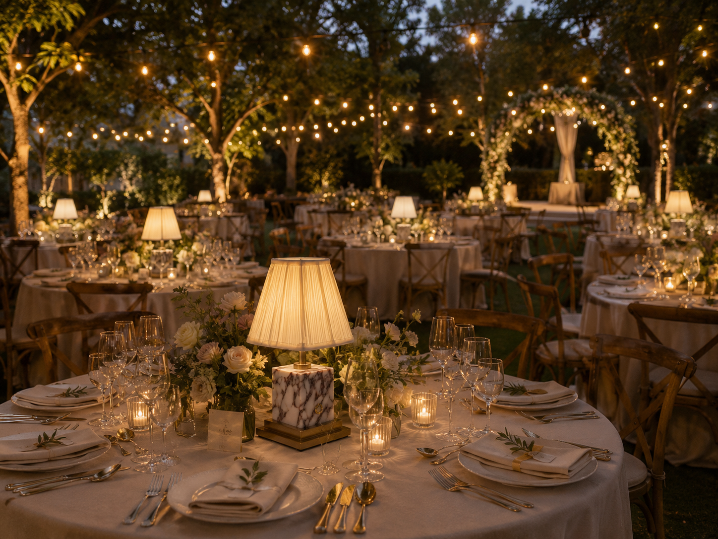 Cordless table lamp used as wedding table centrepiece 